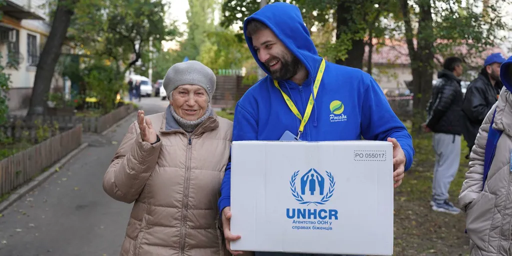 War-affected Ukrainians receive winter support from UNHCR.