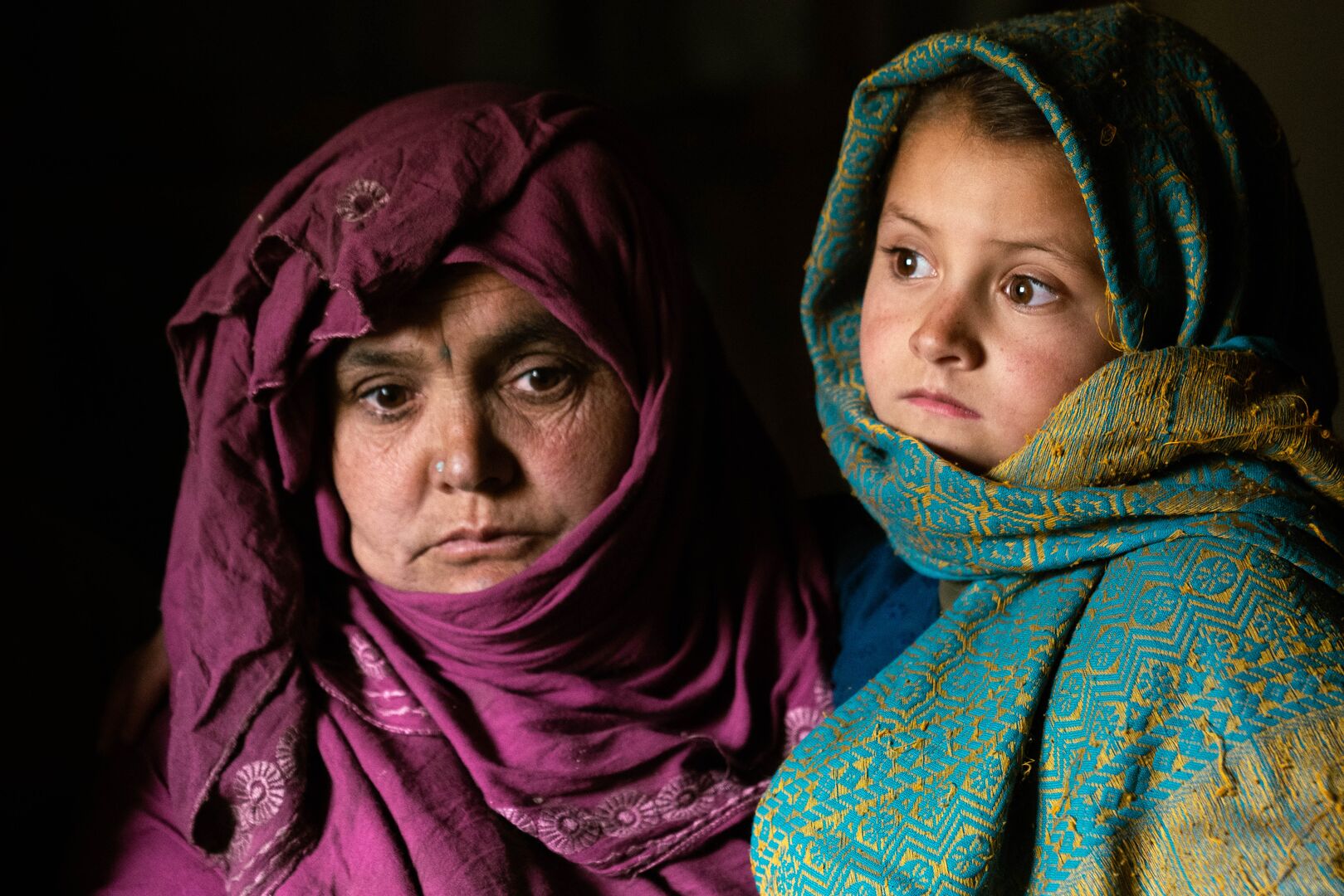 Afghanistan_Hakima-and-child