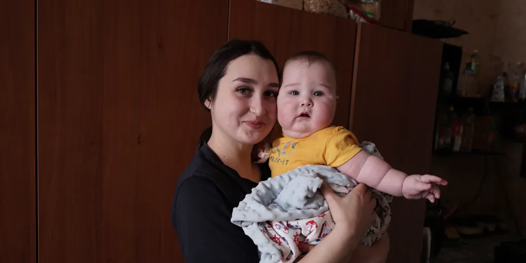 Young family in Lypkuvativka collective site