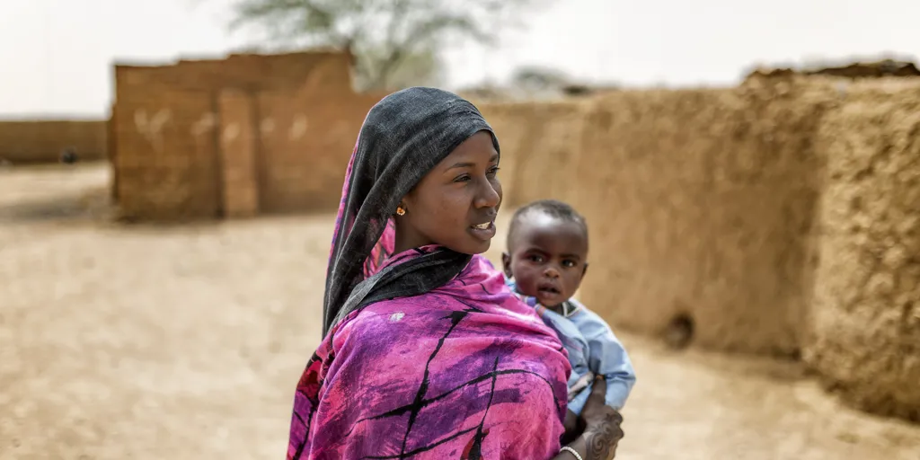 Chad_Darfuri-couple-put-education-at-heart-of-family-life