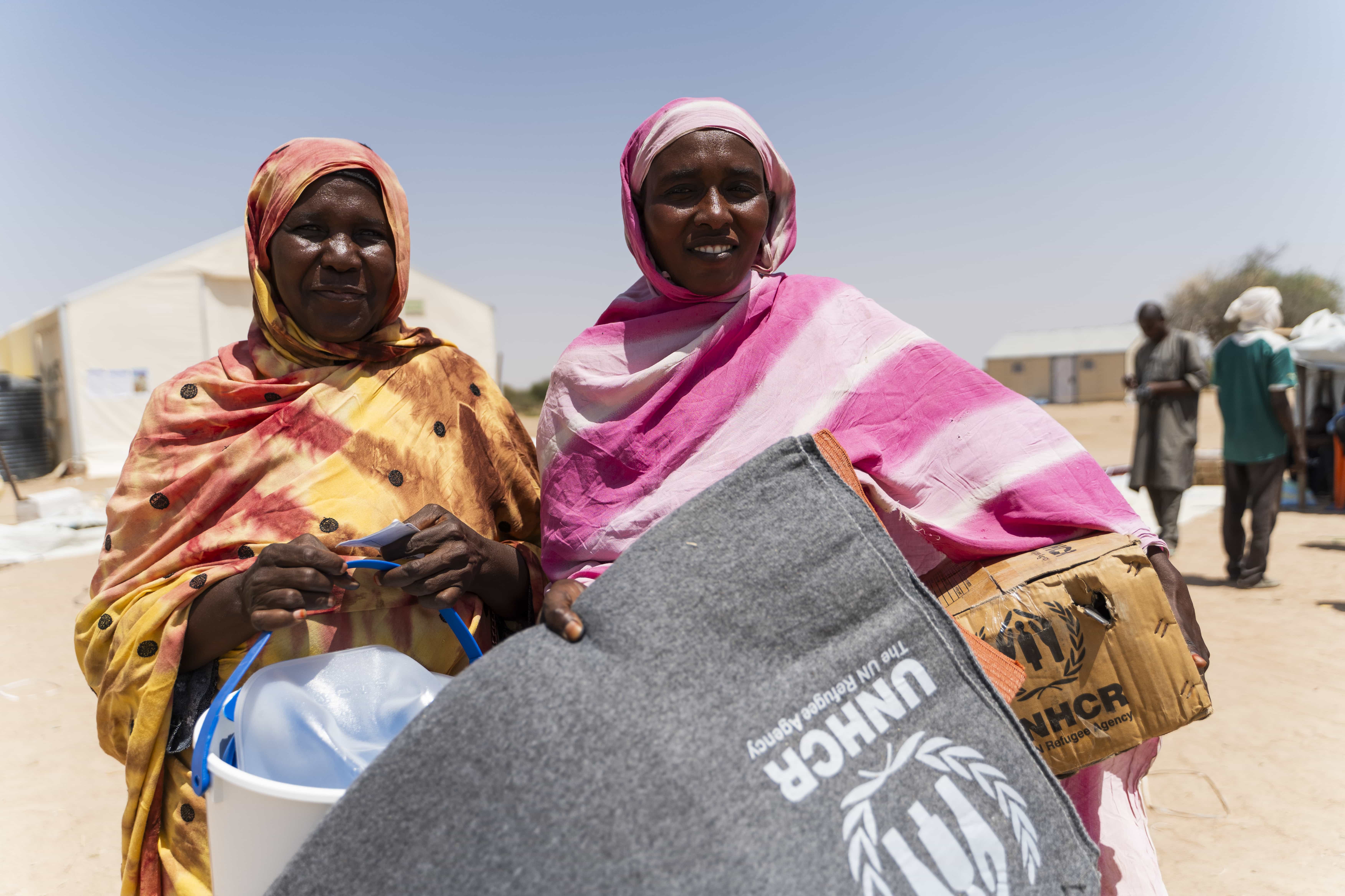 Chad_Sudanese-refugees-receive-relief-items-from-UNHCR