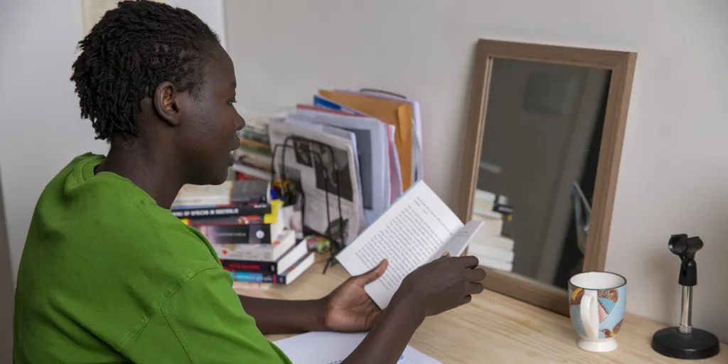 Australia. South Sudanese Poet Reflects On Years Of Exile And What ‘Home’ Means