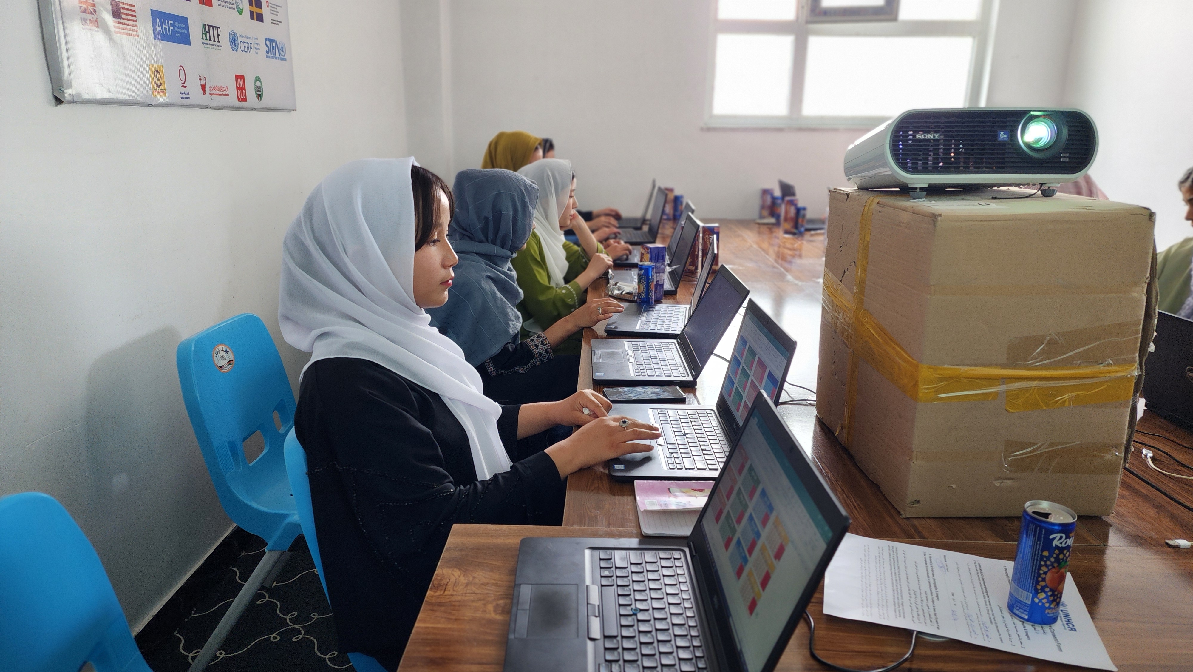 Afghanistan_Farahnaz-UNHCR-computer-class-beneficiary