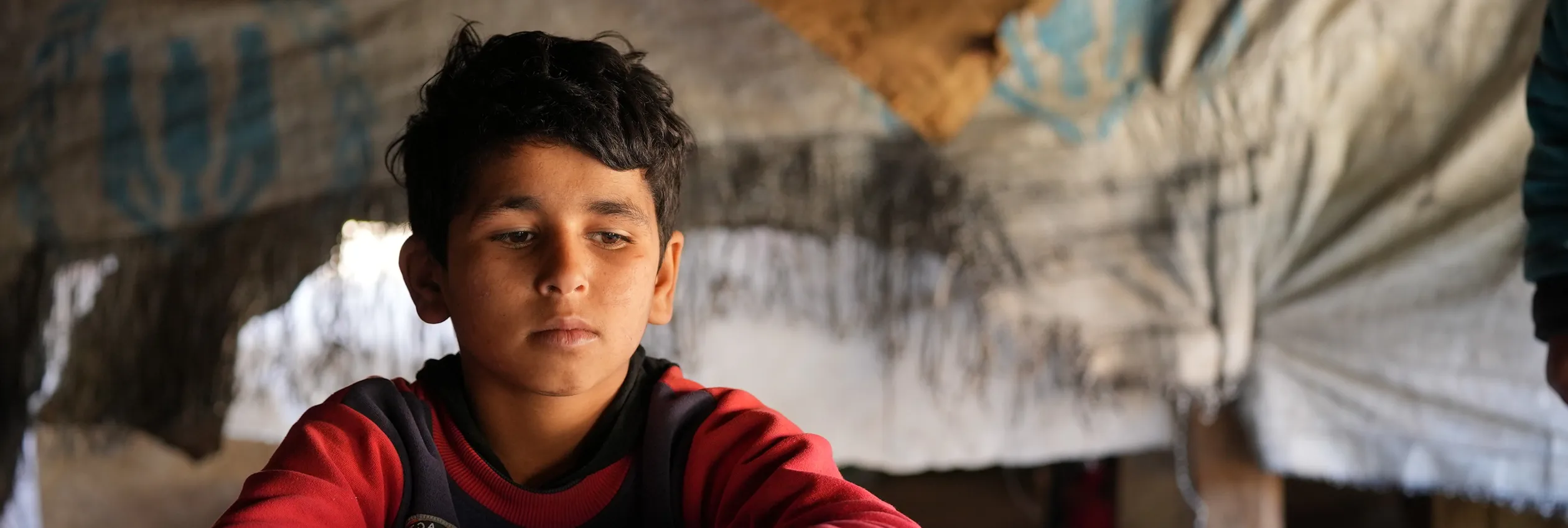 Lebanon_child-inside-tent