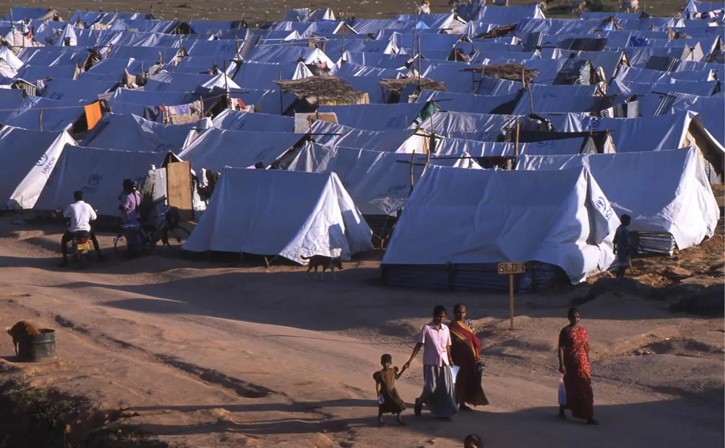 Sri Lanka_Boxing-Day-Tsunami-idp-tents